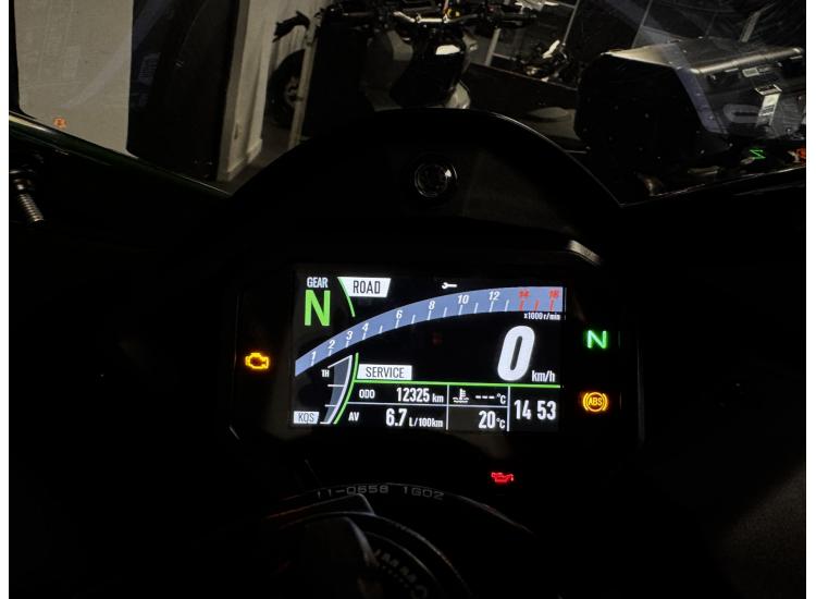 KAWASAKI ZX10R PERFORMANCE